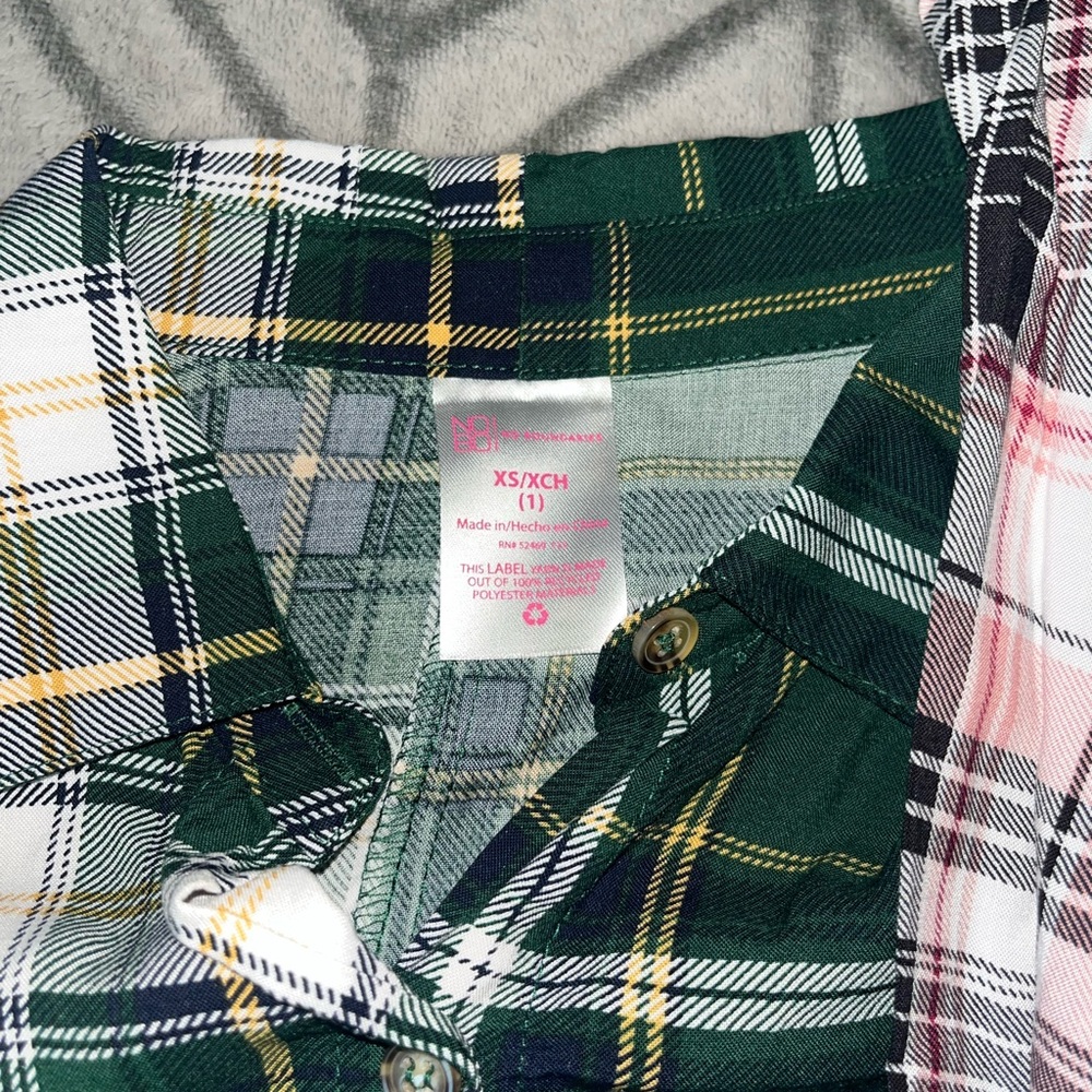 2 button ups - Picture 2 of 5